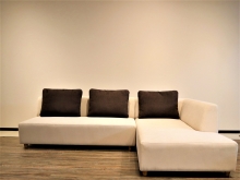 [1つ1つ職人が作り上げる極上のソファ]のご紹介。札幌市清田区の家具の店、Ties interior。