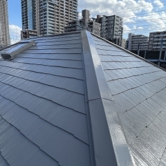 屋根は外壁よりも紫外線によるダメージが多いです。塗装で屋根を守りませんか？