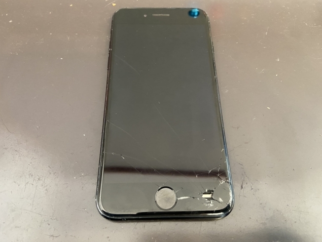 iPhoneSE3画面交換前「ガラス割れで中身が見えている！？【iPhone】」
