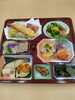 「折詰め　お弁当　オードブル　♪」