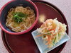 毎年人気のメニューです「毎年人気の『新たまねぎのかきあげうどん』」