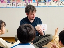 日進市香久山で２３年。全クラスネイティブ指導の子ども英会話スクールです。楽しみながら効果的に学べる自慢のカリキュラムを体験してみよう！