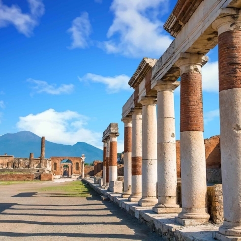 Preserved city of Pompeii「イタリアのポンペイ (Pompeii)🤌【名古屋市中区伏見・栄・大須の通い放題英会話！小学生・中学生・高校生・大学生・20代～シニアまで。先生はネイティブスピーカー。初心者から始められます！】」