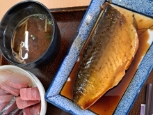鯖の煮付け＋刺身盛り合わせ定食1900円