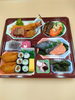 「折詰め　お弁当　♪」