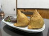 インド定番の軽食「サモサ」「インド定番の軽食サモサ（samosa）おつまみにもピッタリ！　越前市カレー屋プルニマ【Indian Nepal Restaurant PURNIMA】」