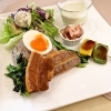 16穀ご飯と角煮のランチプレート