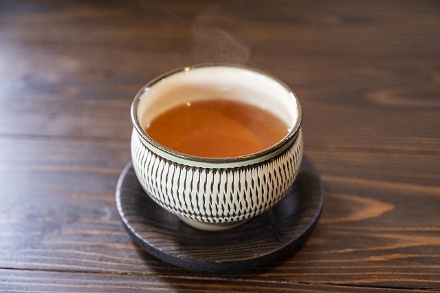お茶は心も身体も温めてくれます。落ち着きます。「スッキリ飲める「ほうじ茶」も良い事だらけ…。是非どうぞ！」