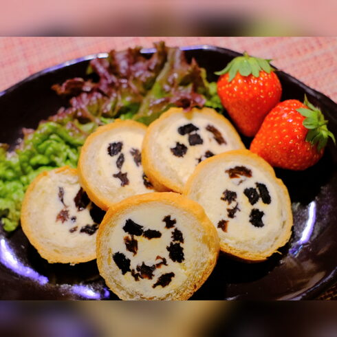 レーズンバターレパン&けんたろう🍓「けんたろう🍓トッピング☺」