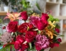 『バラ屋　友部店』赤バラアレンジメント＆お疲れ様の花束