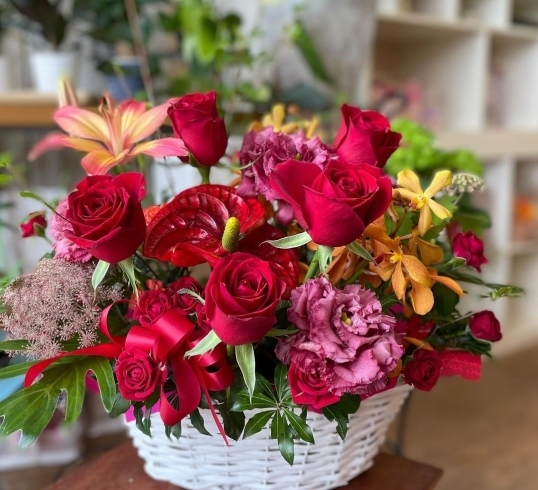 「『バラ屋　友部店』赤バラアレンジメント＆お疲れ様の花束」