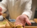 旬の太刀魚とウニが出会う、初夏の一皿のご紹介【勝どきの老舗鮨屋 はし田東京】