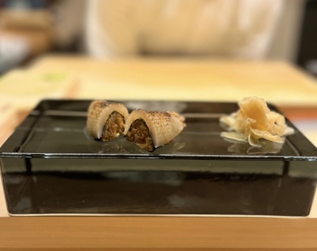 「夏の訪れとともに味わう、平貝と蒸しウニの一品をご紹介【勝どきの老舗寿司屋 はし田東京】」