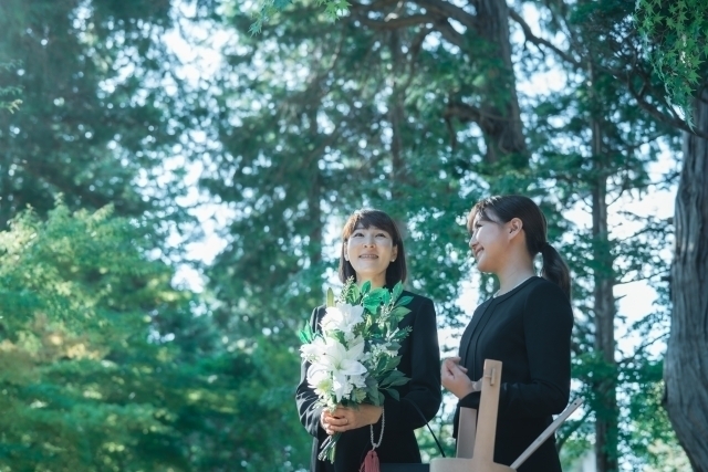 「自由葬とは？尼崎市の専門葬儀社「家族葬 千の風」なら故人様らしいお葬式が叶います」
