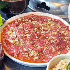 根津の焼肉店「炭聖」で極上A5ロースをランチから堪能！お値打ちメニューが大好評です♪