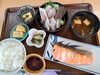 銀ジャケ＋刺身盛り合わせ定食　2100円「銀ジャケの焼きたて＋刺身盛り合わせ定食 2100円」