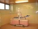 「これは、いい！！」　　☆安全・安心な入浴のために☆　　高住センターから、ストレッチャー対応の機械浴のある老人ホーム見学情報です。