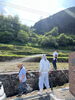 地域の方がひまわり畑へ水やりをしてくださいました。「地域の方が、ひまわりに水撒きをしてくださいました。」