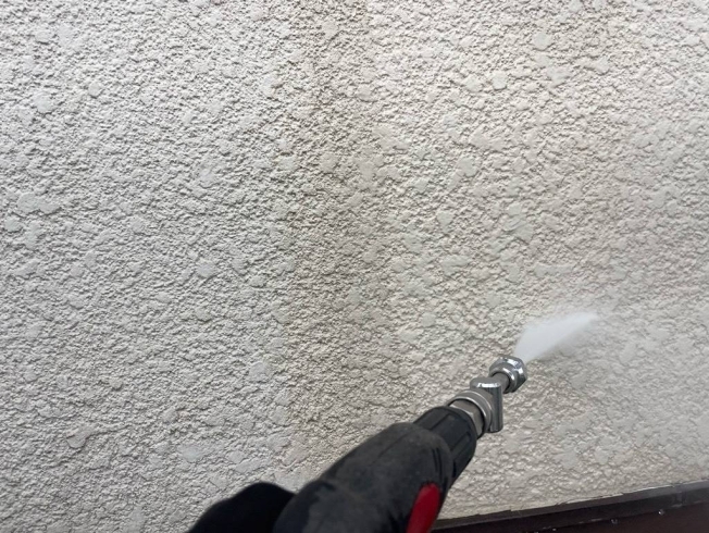 外壁塗装　高圧洗浄「作新建装　今週の施工」