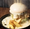 あつあつとろとろ?鉄板チーズチーズバーガー | Cafe＆Dining Cheese Cheese Worker（チーズチーズワーカー）の ...