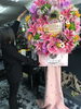 「印象的な特大のドレススタンド！【福山駅近くオーダーメイドの花屋】」