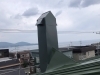 屋根の塗装前に集合煙突もお色直し「雨・雪から守る煙突の板金加工」