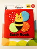 羽を触るとかしゃかしゃ🎵「sassy ぬのえほん　みつばち🐝　0ヶ月〜」