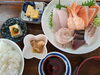 刺身盛り合わせ定食　小鉢3品付き　1900円「刺身盛り合わせ定食、小鉢3品付き1900円」