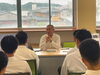 たくさんの生徒さんにお越しいただき嬉しそうな社長「高校生との未来を拓く！就職ガイダンスに参加しました【村上市の総合建設業｜加藤組】」
