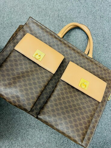 セリーヌのバッグを高価買取致しました。「セリーヌを売るなら、買取大吉トライアル那須塩原店にお任せ下さい!! 遺品整理・生前整理・大掃除で出てきたお品物承っております!!」