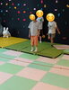 大縄跳びの様子😙「みんなで遊ぼう！（大縄跳び）（札幌市北区児童デイ　まんまる札幌篠路）」