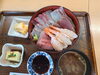 海鮮丼　小鉢2品付き　1800円「海鮮丼　小鉢2品付き　　1800円」