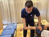 肩甲骨矯正の施術「猫背になる原因の一つ、肩甲骨の位置を正す！」