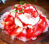 完熟桃とラズベリーのかき氷「まるごと桃を使ったジューシー＆ひんやりスイーツ「完熟桃とラズベリーのかき氷」★葛西カフェ「ひばり」★」