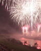 「２千発が夜空彩る」
