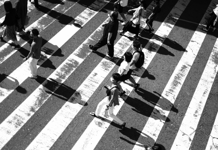 「歩行」に関してを考えよう！「普段何気なく無意識に行っている「歩行」。　　　今日はそんな「歩く」を考える。　　　　　　　　「歩く」を考えましょう。」