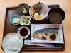 サバの塩焼き+刺身盛り合わせ定食 1900円「サバの塩焼き+刺身盛り合わせ定食、小鉢3品付き 1900円」