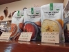 「オーガニックスープをパンと一緒にどうですか🥖店頭でおすすめレシピも💕」