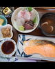 銀ジャケ＋刺身盛り合わせ定食　2200円「銀ジャケ＋刺身盛り合わせ定食、小鉢3品付き　2200円」