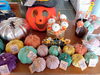 「ハロウィンにおすすめの商品あります。季節の花やグリーンは、フローリストたかの。」