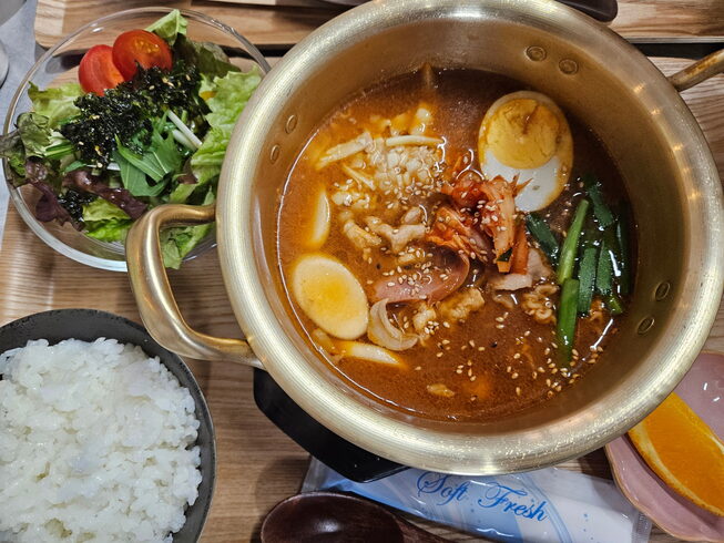 プデチゲラーメンランチ「プデチゲラーメン始まります」