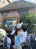 登園中何かを発見！「みの虫発見！」