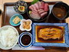 カレイの煮付け＋刺身盛り合わせ定食　2500円「カレイの煮付け＋刺身盛り合わせ定食、小鉢3品付き　　2500円」