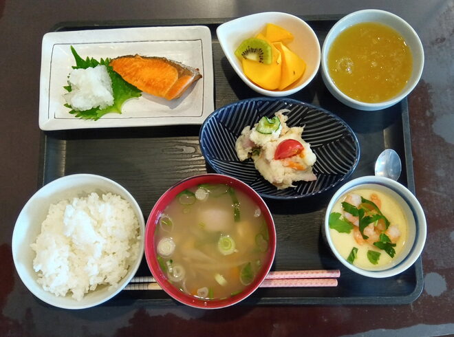 職員も手作り昼食を一緒にいただきま~す。「デイサービス日々の様子」
