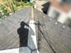棟板金が外れてしまい、木製の貫板が見えています「【屋根塗装・棟板金交換】強風による棟板金の飛散・浮きを修復！柏市の築30年住宅の施工事例」
