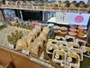 米屋のおにぎり販売中「土曜限定　おにぎり弁当やっています」