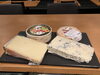 今月の輸入チーズ4種「12月のチーズとT’sのクリスマス」
