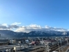 「新居浜駅（出逢いロード）から見る、山の雪化粧を見ながらの通勤☃️」