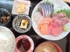 刺身盛り合わせ定食　2000円「刺身盛り合わせ定食、小鉢3品付き　2000円」