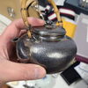 「それって価値のあるものかも！ 旭川で鉄瓶、銀瓶、茶道具の買取は是非当店へ！ 旭川で鉄瓶、銀瓶、茶道具の買取なら査定に自信ありの「買取専門店くらや旭川店」にお任せください！ 変色も変形も大丈夫！遺品整理や出張買取も喜んで査定、買取致します。」